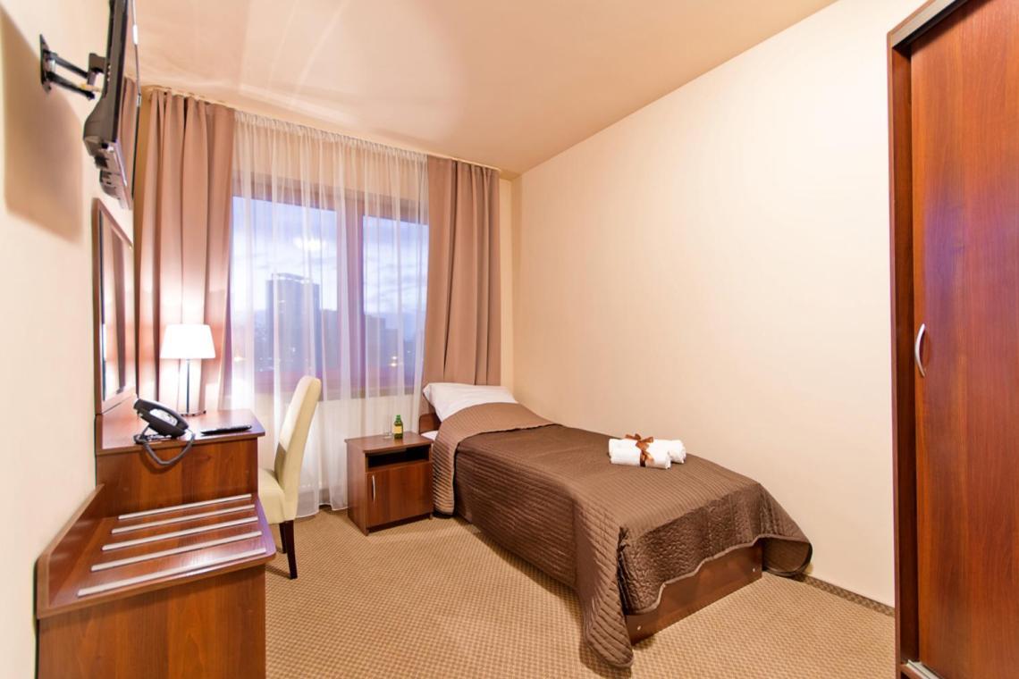 Wiatraczna Otel Varşova Dış mekan fotoğraf