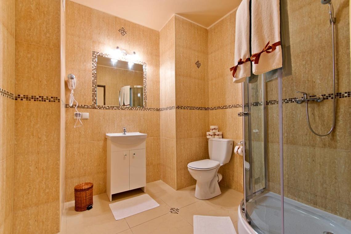 Wiatraczna Otel Varşova Dış mekan fotoğraf