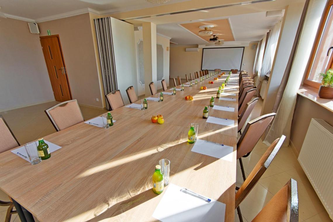 Wiatraczna Otel Varşova Dış mekan fotoğraf
